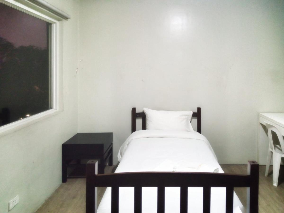 White Knight Hotel Saint Anne Manila Kültér fotó