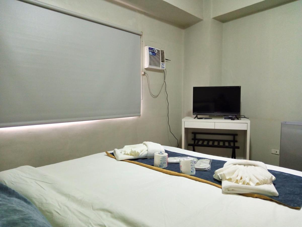 White Knight Hotel Saint Anne Manila Kültér fotó